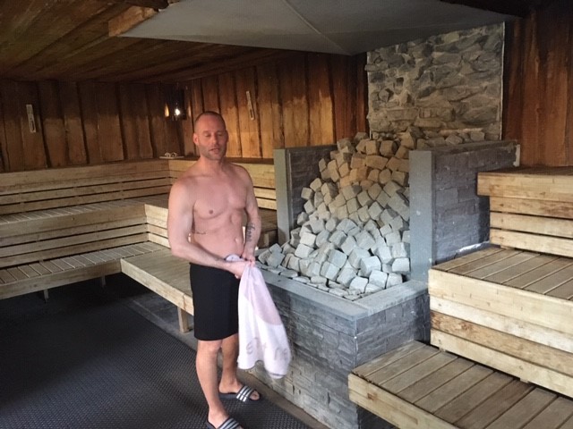 De Wereldkampioen in zijn sauna voor aanvang van de recordpoging